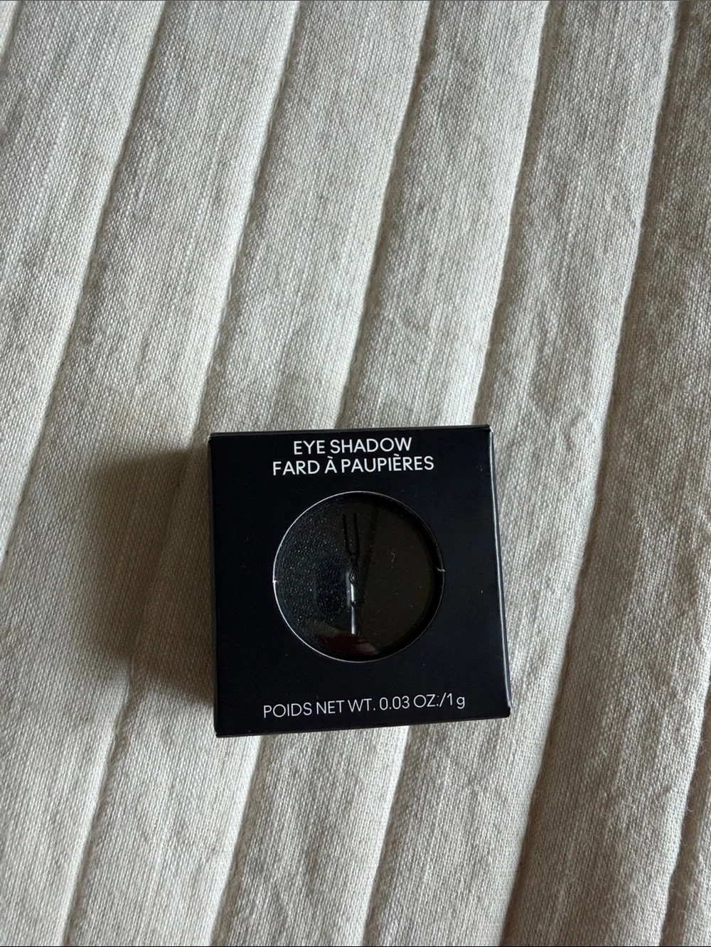 Mac cosmetics eyeshadow illuminaughty metallic